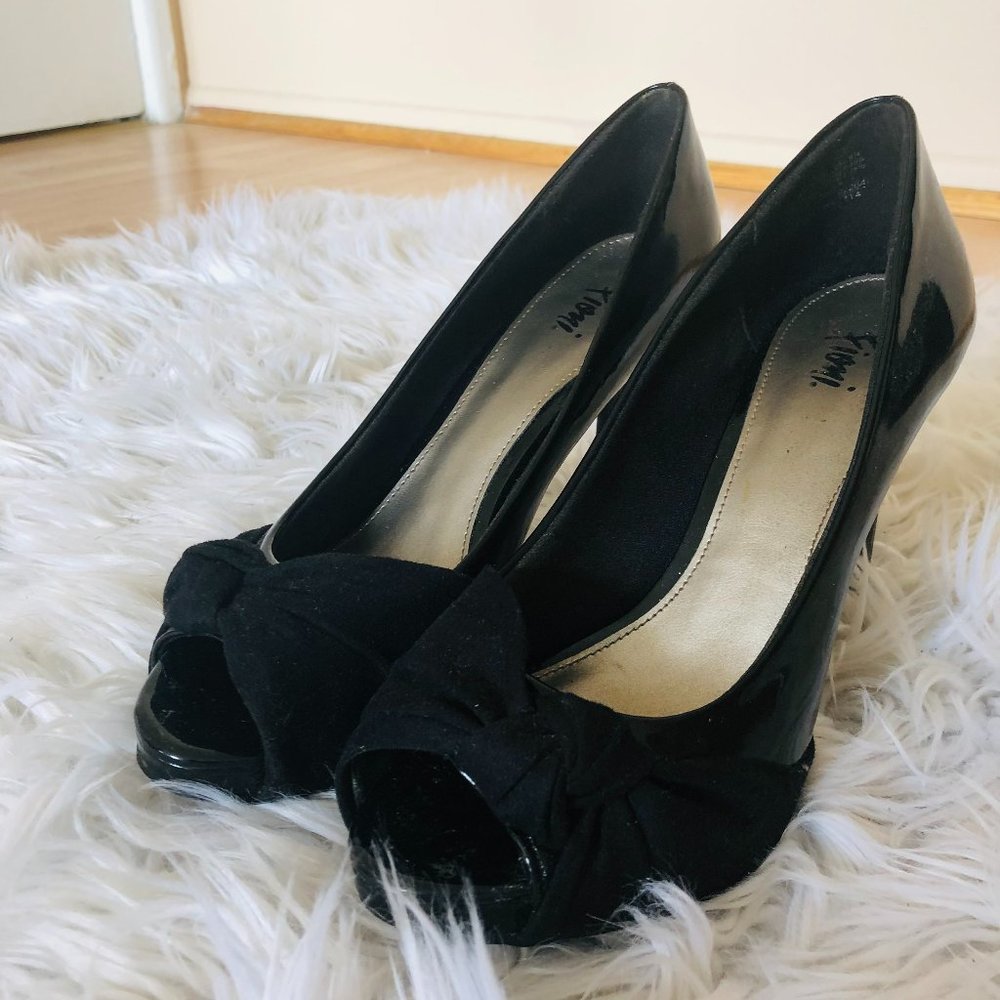 FIONI Black Peep Toe Heels
